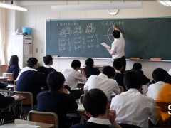 札幌日本大学高等学校学生上课