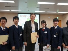 札幌日本大学高等学校学生上课