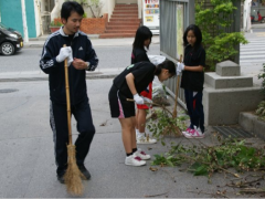 冲绳尚学高等学校大扫除