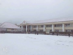 朝日塾高等学校 校园雪景