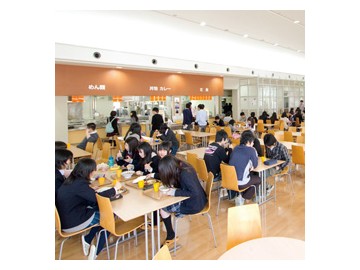 日本高中留学食堂